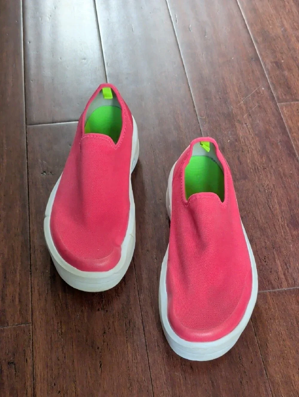 OOFOS Women's Slip-On Sneakers in Bright Pink with White Sole - Picture 4 of 14